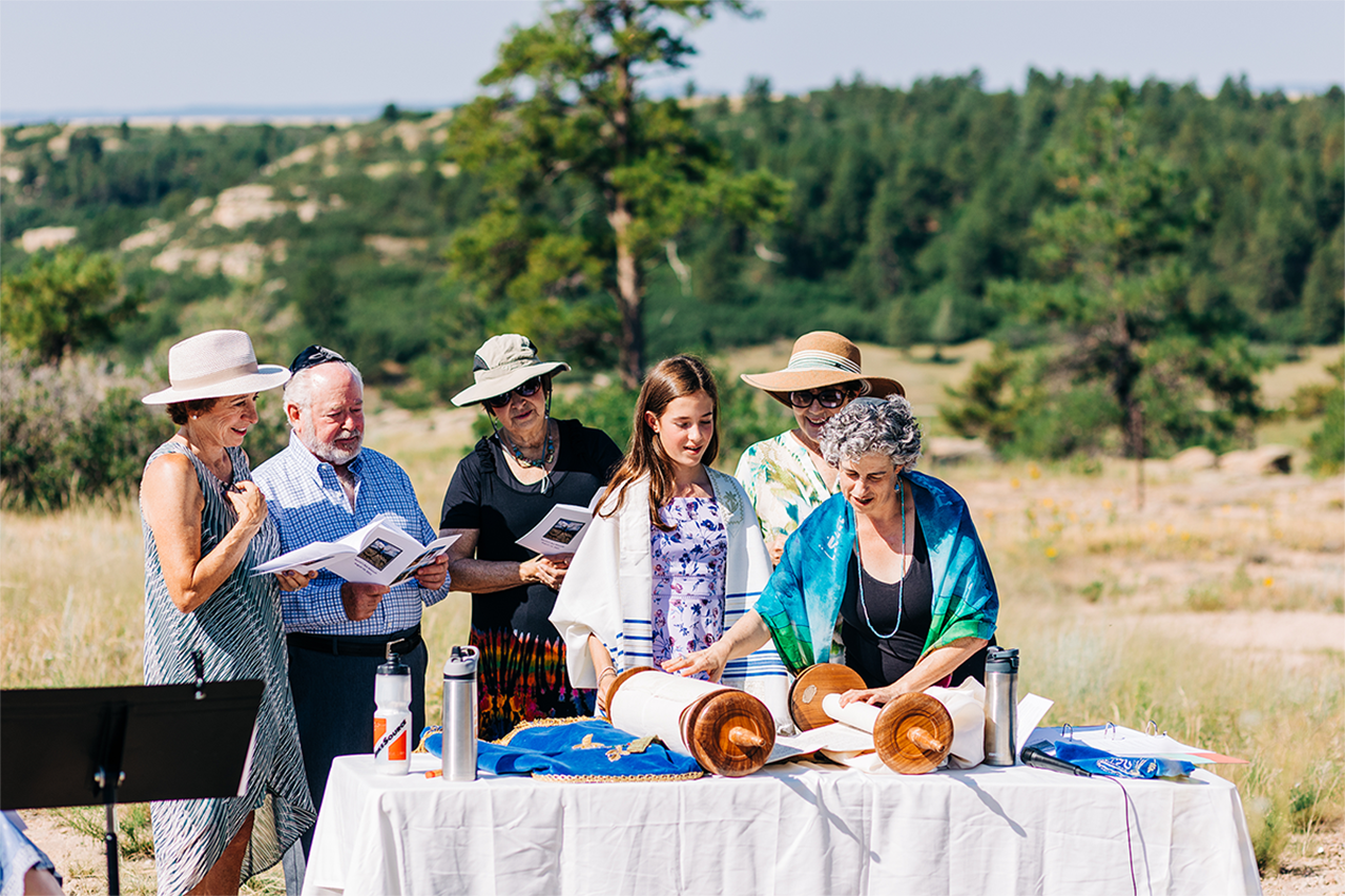 Tying Myself into Jewish Peoplehood with Tzitzit and Friendship